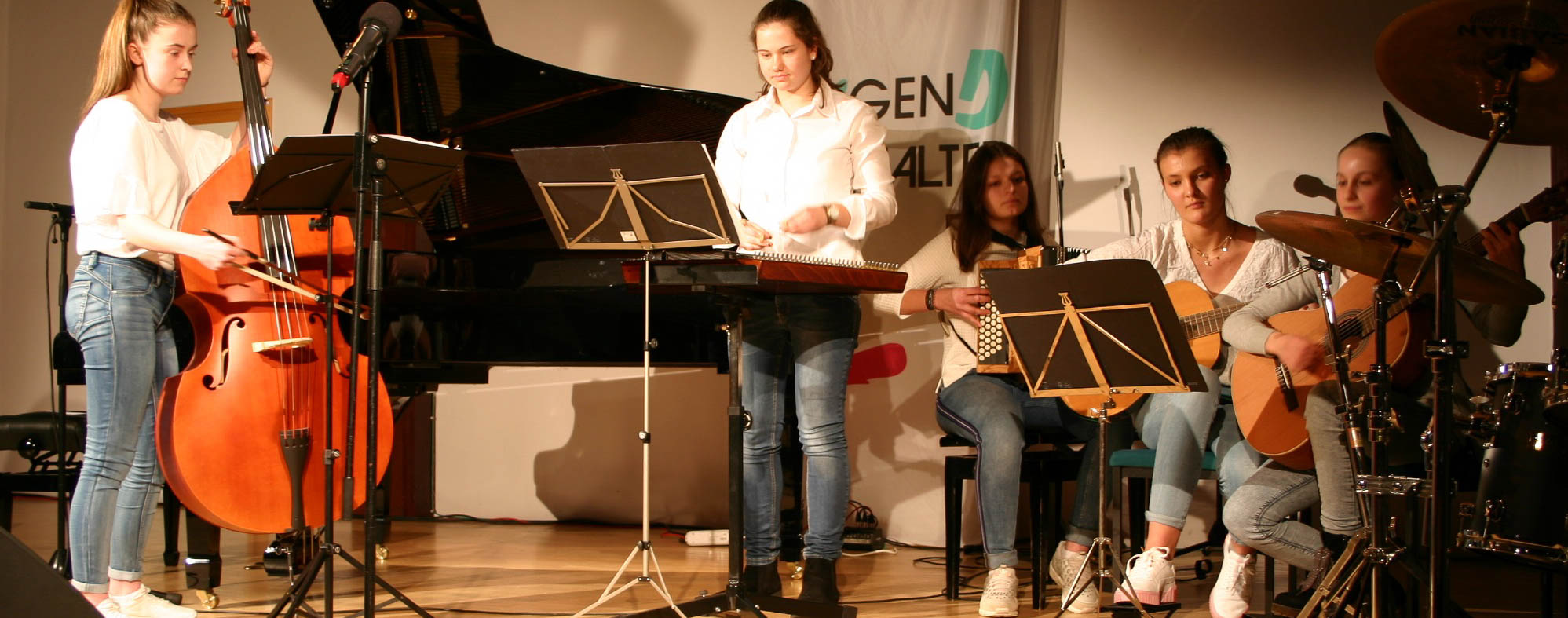 Gemischter Musikabend Musikmädels bei Jugend gestaltet Freizeit in Landshut